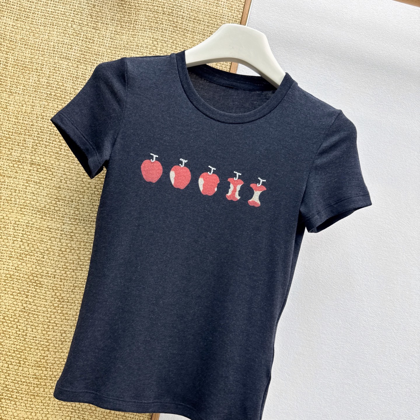 Women's short sleeves